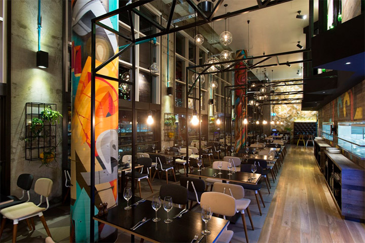 Ánh sáng tạo nên bầu không khí ấm áp khi trang trí thi công quán cafe